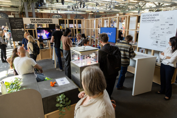 Gespräche am Stand